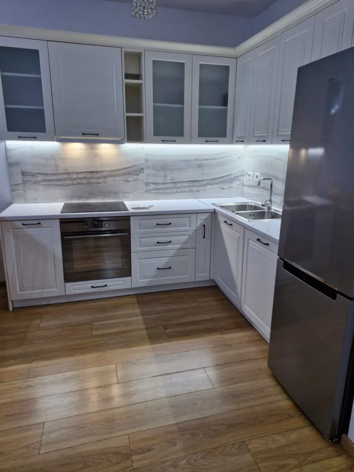 Tirane, jepet me qera 2+1 , 90 m² 600 € (Rruga Elbasanit)