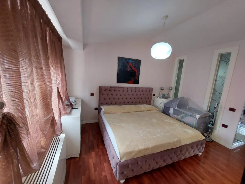 Tirane, shes Apartament 2+1+2+Verande  Kati 5, 133 m² OKAZION 210.000 € (Rezidenca Kodra e Diellit)