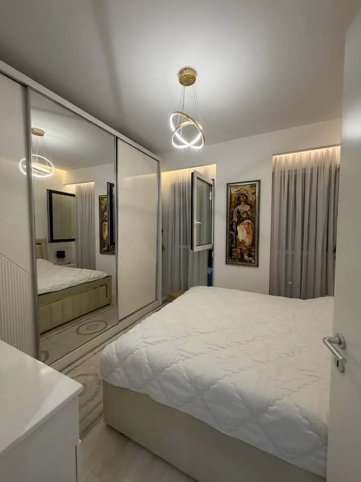 Tirane, jepet me qera apartament 1+1+Ballkon Kati 3, 65 m² 550 € (JORDAN MISJA)