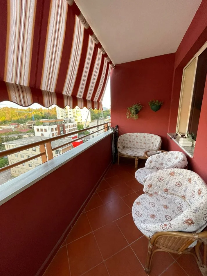 Tirane, jepet me qera apartament 2+1+Ballkon Kati 7, 85 m² 800 € (Rruga Sami Frasheri)