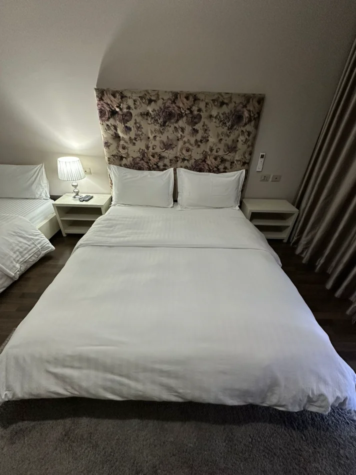 Tirane, shes Krevat dopio