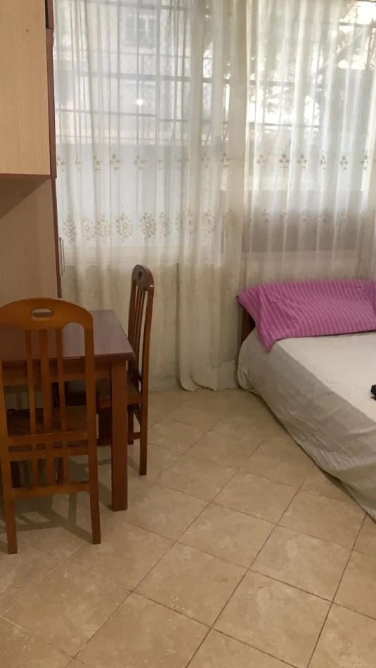 Tirane, jepet me qera apartament 1+1 Kati 1, 35 m² 350 € (21 Dhjetori)