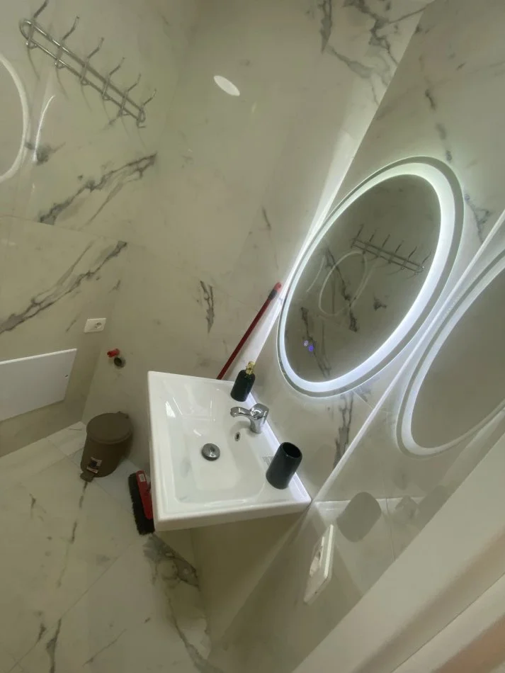 Tirane, jepet me qera apartament 1+1 Kati 5, 58 m² 750 € (Donika Center)