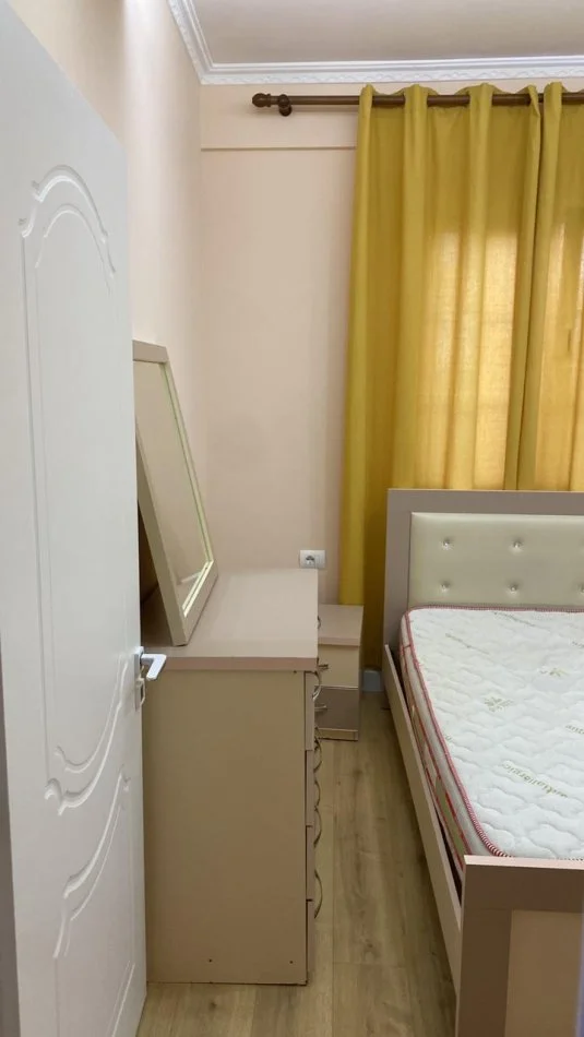 Tirane, jepet me qera apartament 1+1 Kati 1, 60 m² 400 € (Porcelan,Rr Filip Shiroka,Shkolla Mrekullia)