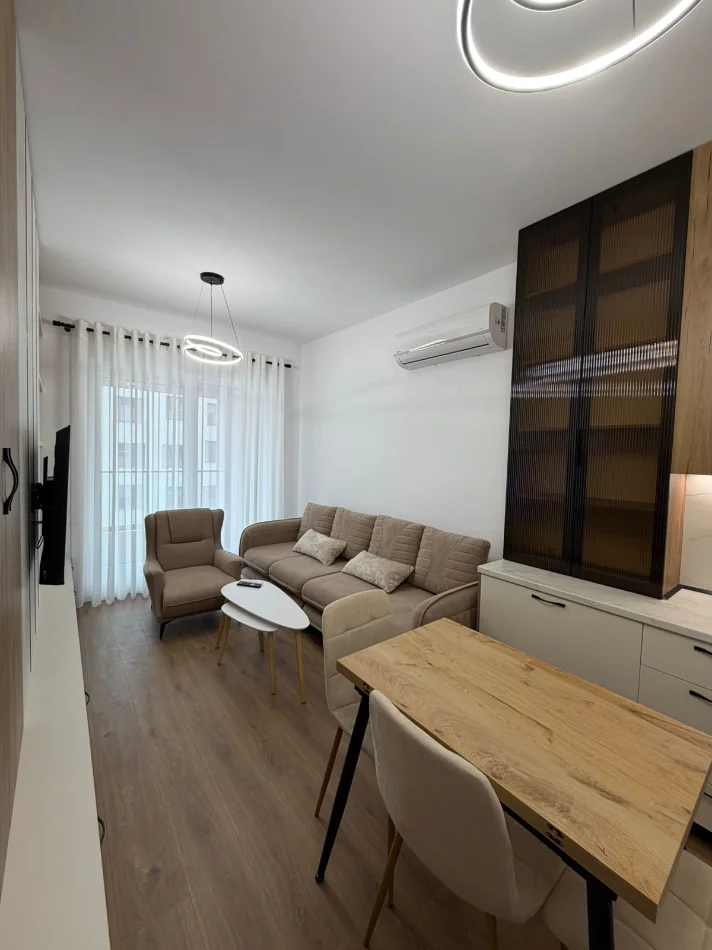Tirane, jepet me qera apartament 1+1 Kati 6, 57 m² 466 € (Ali Demi)
