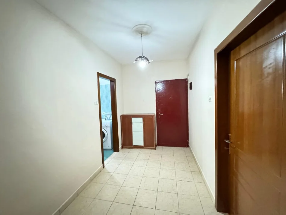 Tirane, shitet apartament 2+1 Kati 1, 75 m² 175.000 € (Perballe Square 21)