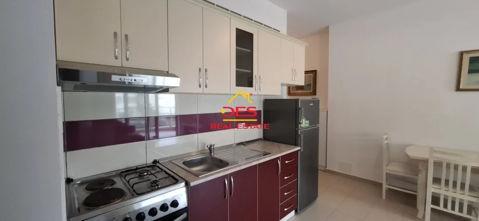 Vlore, jepet me qera apartament 2+1+Ballkon Kati 2, 100 m² 400 € (Rruga Aleksandër Moisiu)