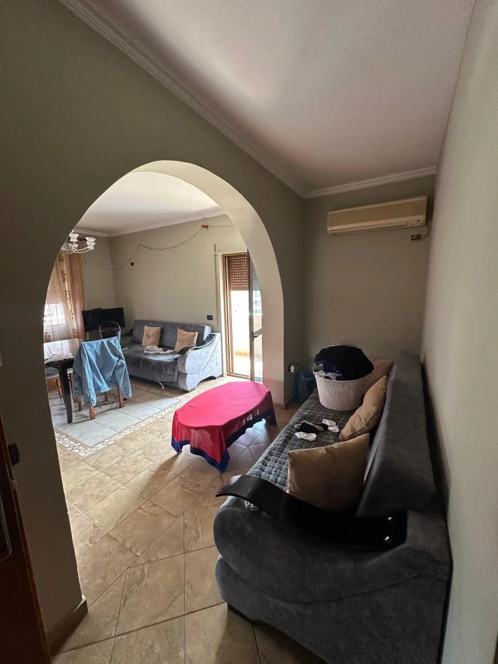 Tirane, jepet me qera apartament 2+1+Ballkon Kati 5, 87 m² 470 € (Zogu I Zi)