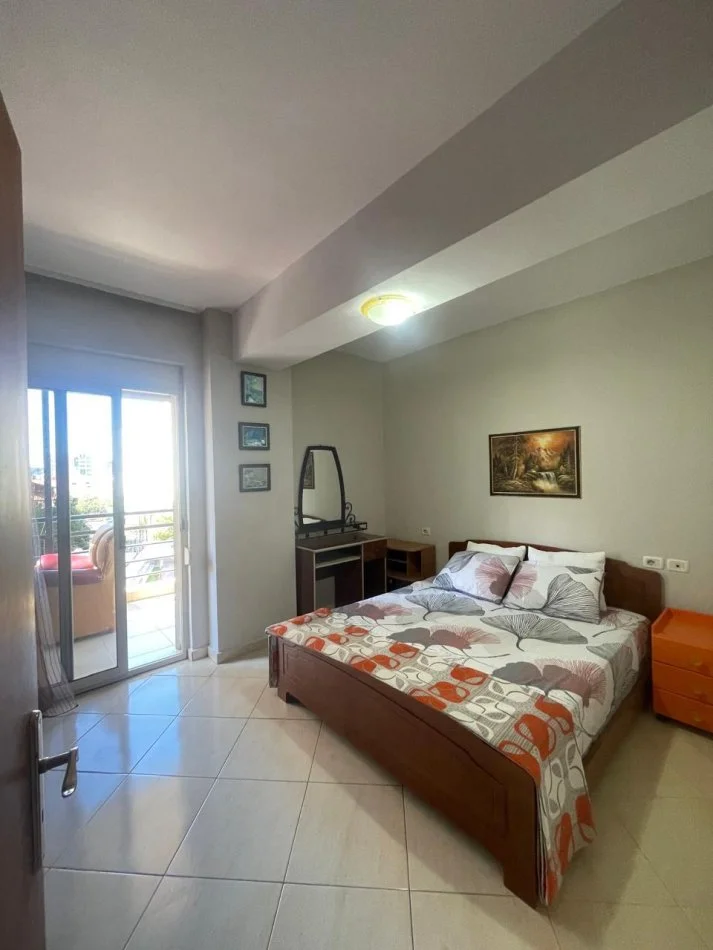 Tirane, jepet me qera apartament 1+1+Ballkon Kati 3, 76 m² 500 € (Medar Shtylla)