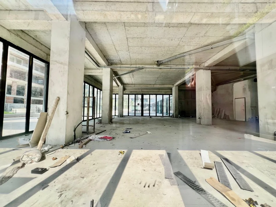 Tirane, jepet me qera ambjent biznesi , 452 m² 7.500 € (RRUGA KAVAJES SQUERE 21)