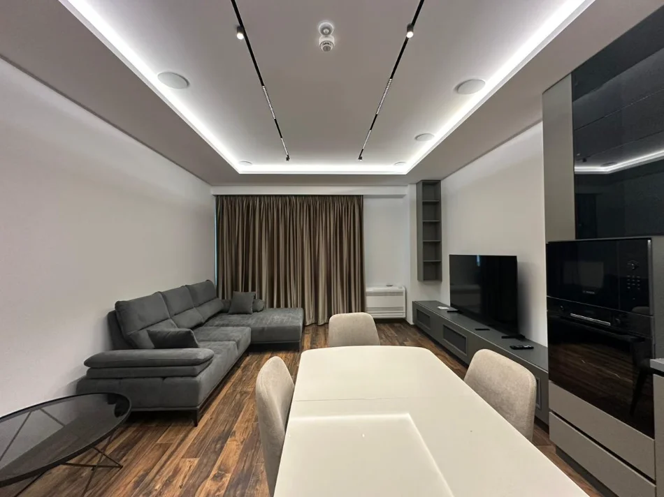 Tirane, jepet me qera apartament 1+1 Kati 6, 100 m² 1.300 € (LION PARK 1)