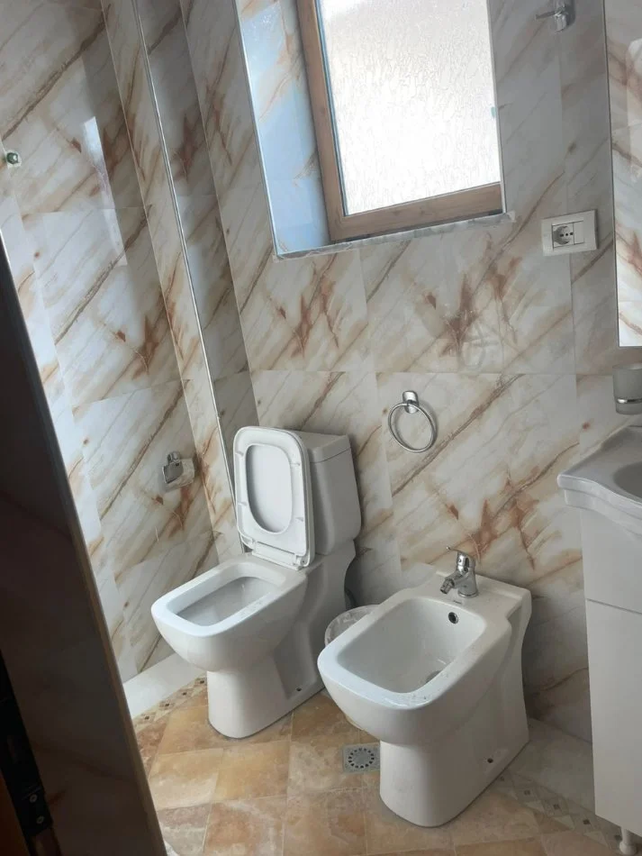 Tirane, shitet Vile 2+1 Kati 4, 295 m² 400.000 € (Rruga Ejup Kastrati)