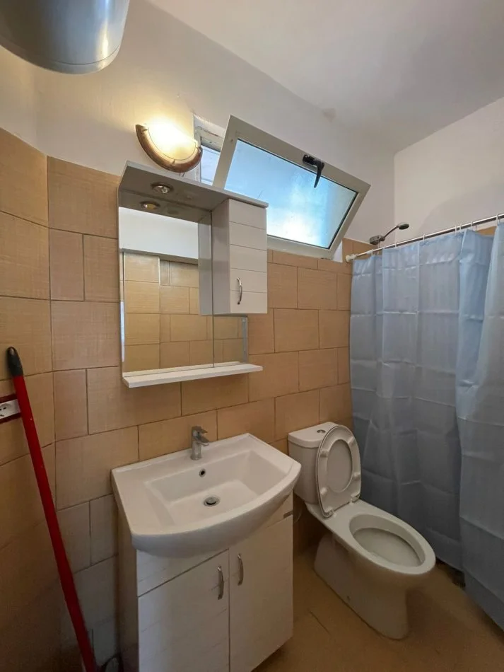 Durres, shitet apartament 2+1+Ballkon Kati 4, 70 m² 95.000 € (Stacioni Trenit Durres)