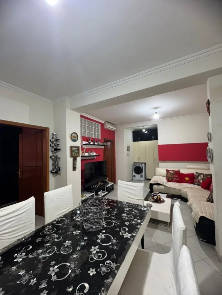 Tirane, jepet me qera apartament 2+1+Ballkon Kati 7, 90 m² 550 € (Astir)
