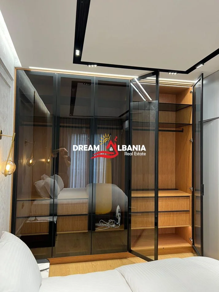 Tirane, jepet me qera apartament 2+1 Kati 6, 95 m² 1.650 € (Qender)