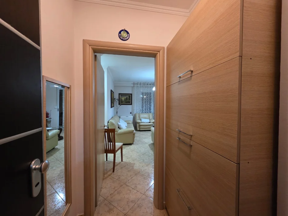 Shqiperi, jepet me qera apartament 1+1+Ballkon Kati 4, 67 m² 500 € (Rruga shkelqim Fusha)