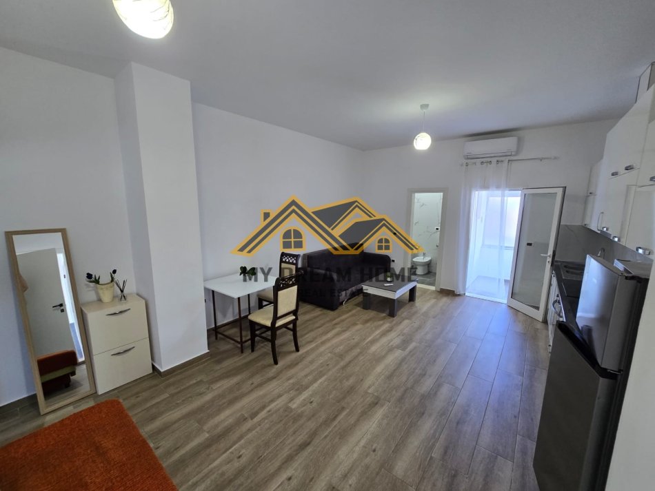Durres, jepet me qera apartament 1+1 Kati 2, 75 m² 250 € (Shkozet)