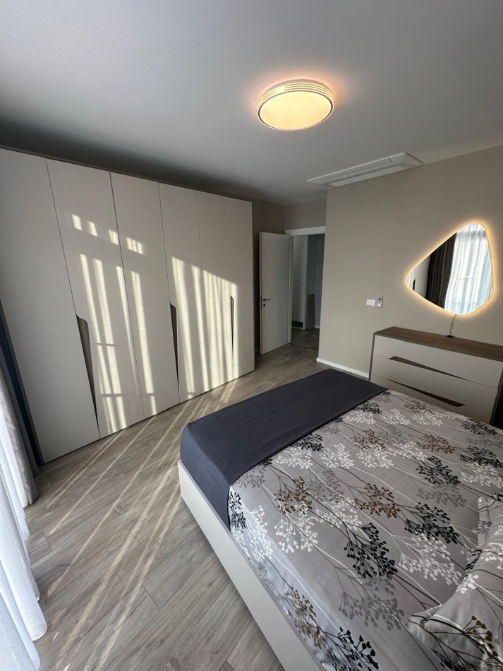Tirane, jepet me qera apartament 2+1+Ballkon Kati 2, 108 m² 1.400 € (Lake View Residence)