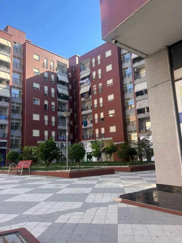 Tirane, jepet me qera apartament 2+1+Parkim Kati 3, 106 m² 800 € (Kompleksi Besa Don Bosko)