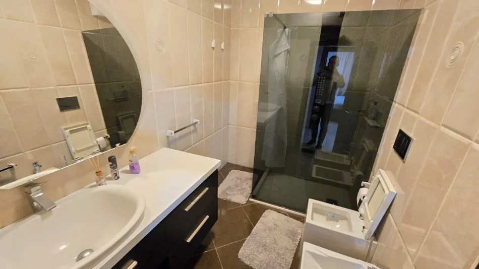 Tirane, shitet apartament 2+1 Kati 2, 105 m² 210.000 € (Liqeni i Thate)