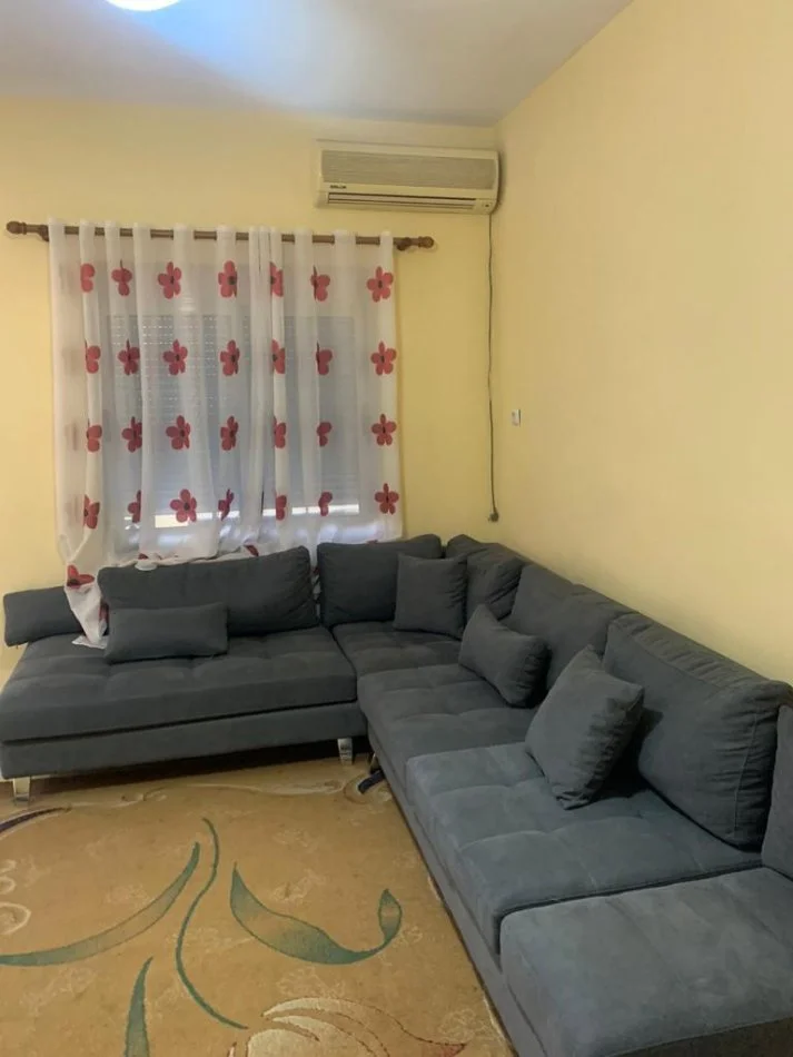 Tirane, jepet me qera apartament 2+1+Ballkon Kati 2, 80 m² 430 € (Don Bosko)