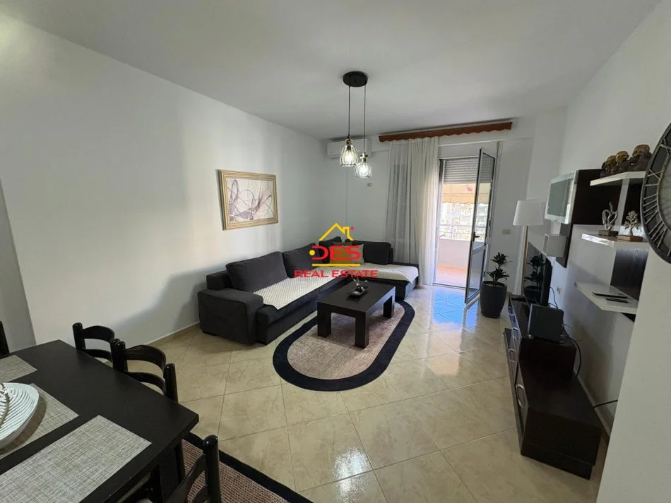 Vlore, jepet me qera apartament 1+1+Ballkon Kati 5, 70 m² 400 € (Rruga Murat Tërbaçi)