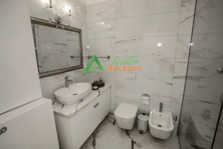 Tirane, jepet me qera apartament 1+1 Kati 6, 78 m² (Kompleksi square)