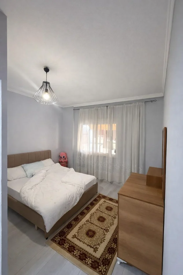Tirane, jepet me qera apartament 1+1 Kati 1, 70 m² 600 € (Selvia)