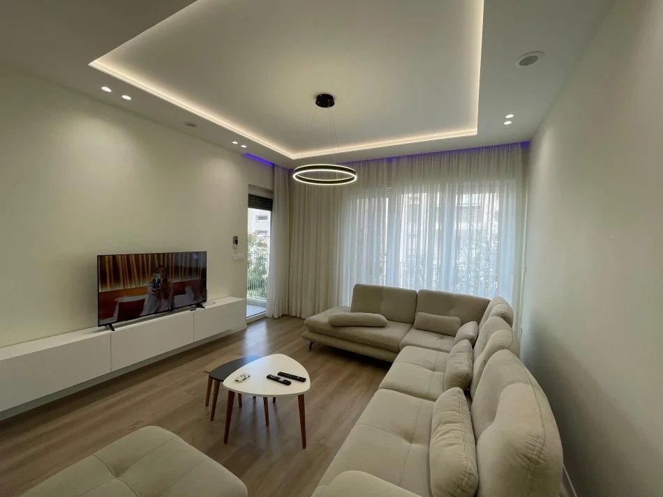 Tirane, shitet apartament 3+1+Aneks+Ballkon Kati 1, 110 m² 275.000 € (Liqeni i Thate)