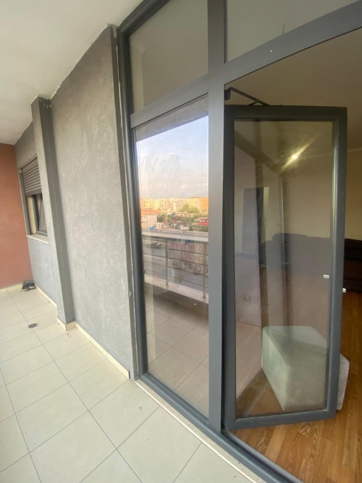 Tirane, jepet me qera apartament 2+1 Kati 3, 100 m² 400 € (Rruga Teodoro keko)