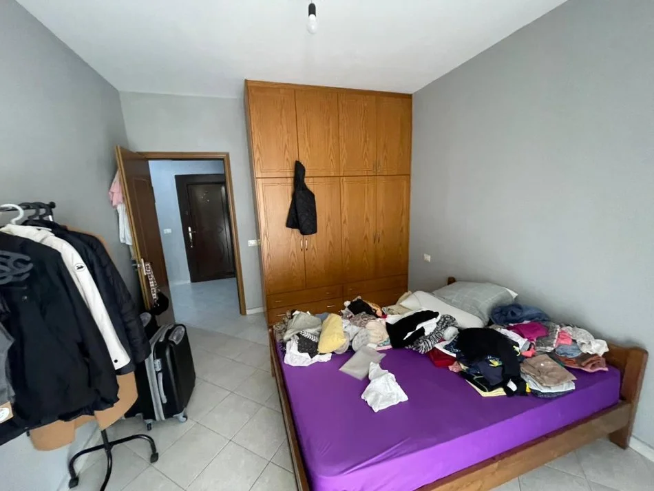 Tirane, jepet me qera apartament 2+1+Ballkon Kati 5, 95 m² 400 € 