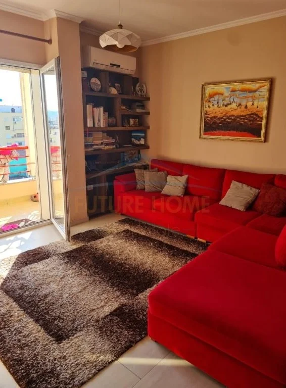 Tirane, jepet me qera apartament 2+1 Kati 5, 90 m² 500 € (Stacioni i Trenit)