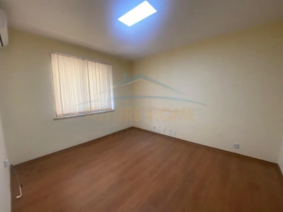 Qera, Apartament 2+1 për zyra, Blloku,800€