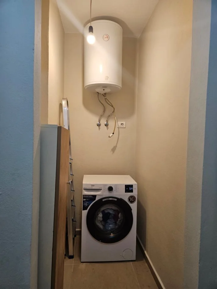 Tirane, jepet me qera apartament 1+1 , 94 m² 500 € (Don Bosko)