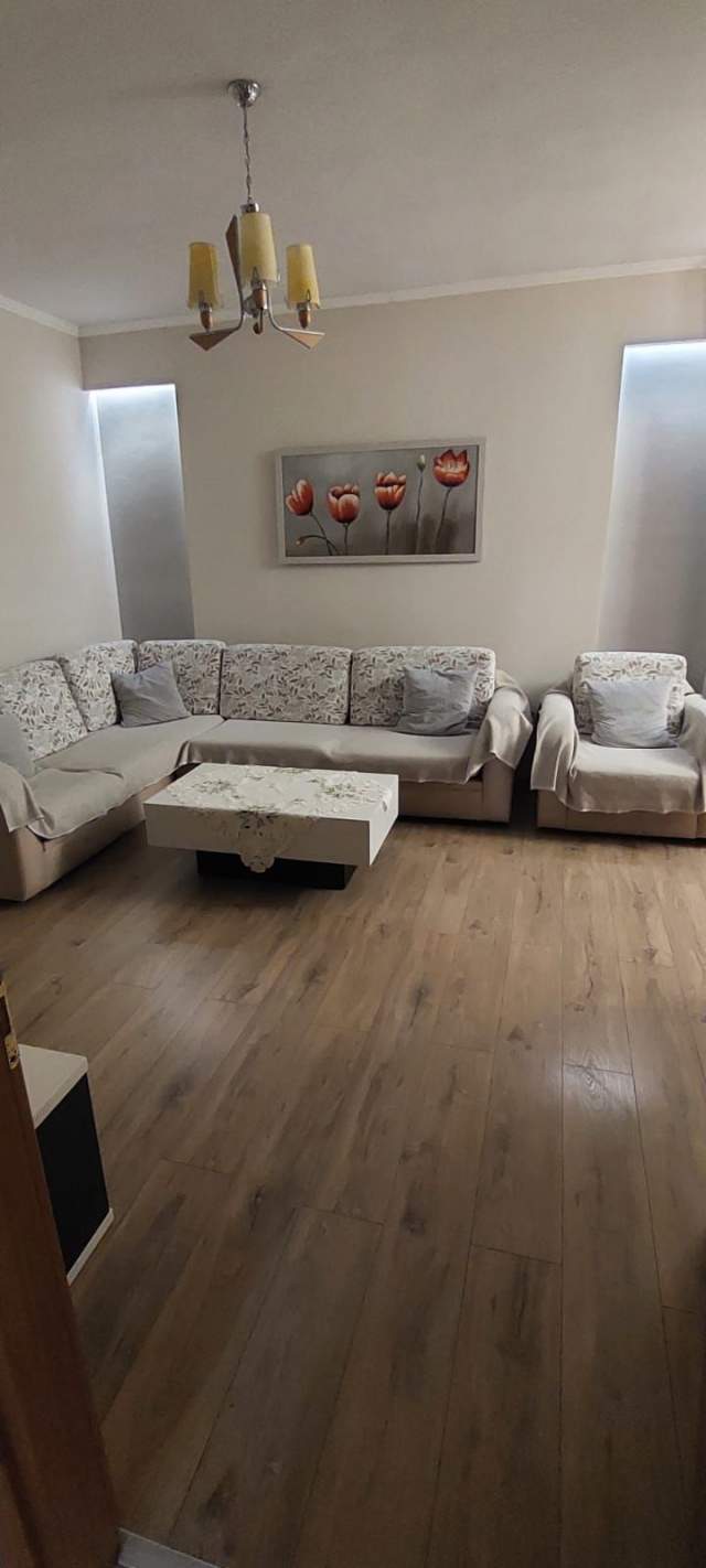 Tirane, jepet me qera apartament 3+1+BLK Kati 5, 100 m² 40.000 Leke (Rruga Besim Alla)