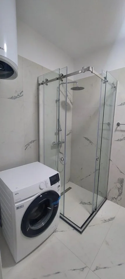 Tirane, jepet me qera apartament 2+1+Ballkon Kati 3, 100 m² 