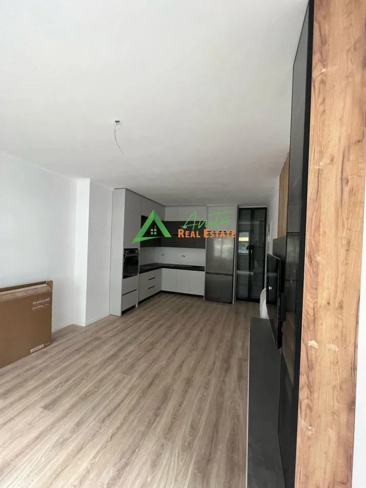 Tirane, shitet apartament 2+1+post Parkimi Kati 2, 92 m² 130.000 € (Univers City)