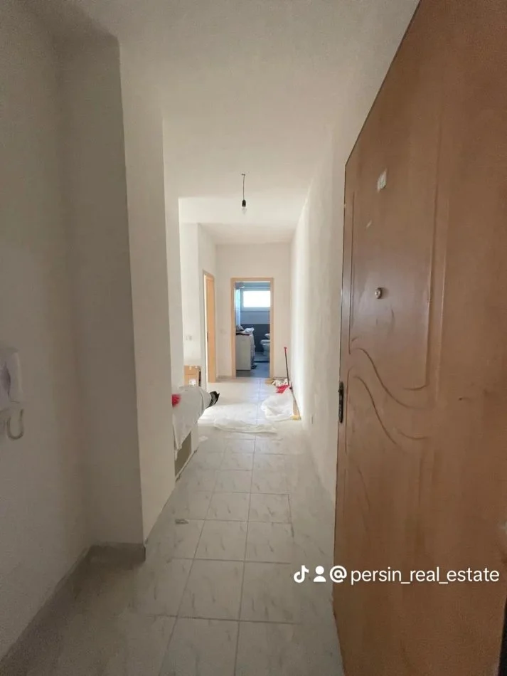Shkembi Kavajes, shitet apartament 1+1+Ballkon Kati 4, 70 m² 65.000 € (Shkembi I kavajes)