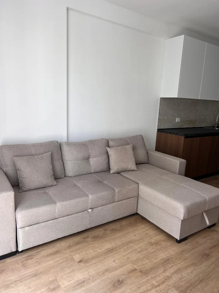 Tirane, jepet me qera 2+1 , 