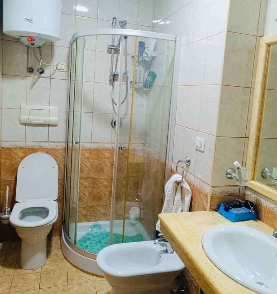 Tirane, jepet me qera apartament 1+1 Kati 5, 58 m² 580 € (Rruga e Elbasanit)
