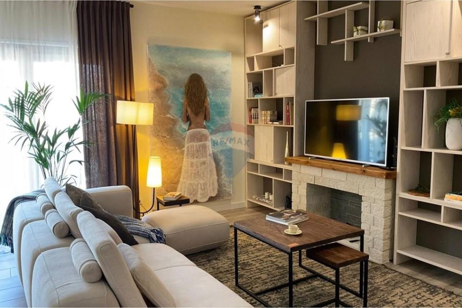 Tirane, jepet me qera apartament 2+1+Ballkon , 110 m² 1.300 € 