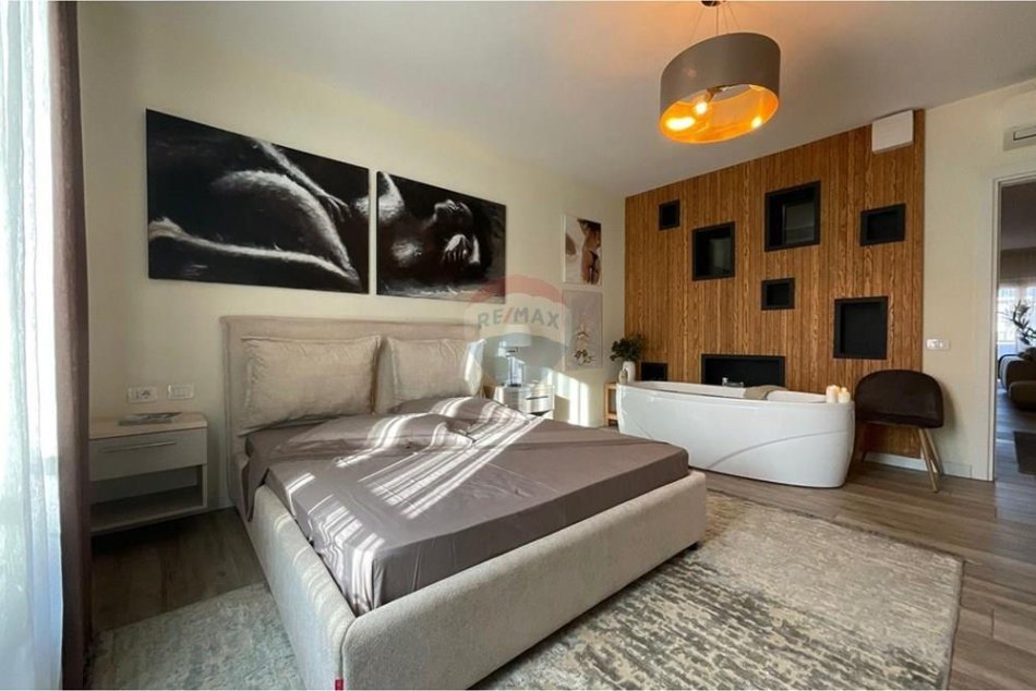 Tirane, jepet me qera apartament 2+1+Ballkon , 110 m² 1.300 € 