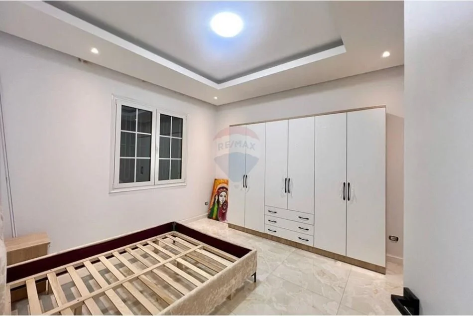 Tirane, jepet me qera apartament 2+1 Kati 4, 137 m² 550 € (Blloku i Vilave Selite)