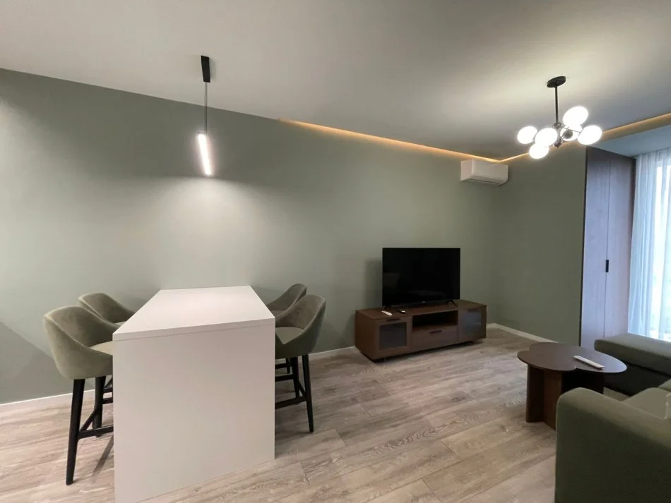 Tirane, jepet me qera apartament 1+1 Kati 4, 800 € (Mine Peza)