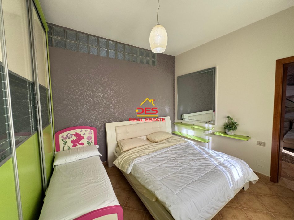 Vlore, jepet me qera apartament 2+1+Ballkon Kati 3, 90 m² 400 € (Rruga Sadik Zotaj)