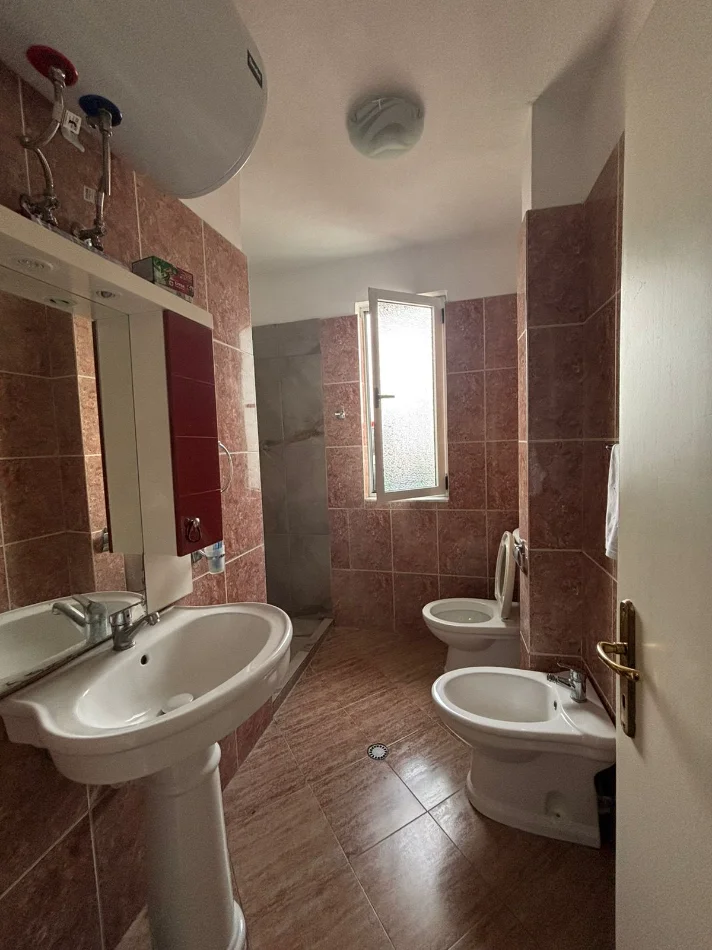 Tirane, jepet me qera apartament 1+1 Kati 7, 60 m² 600 € (Myslym Shyri)