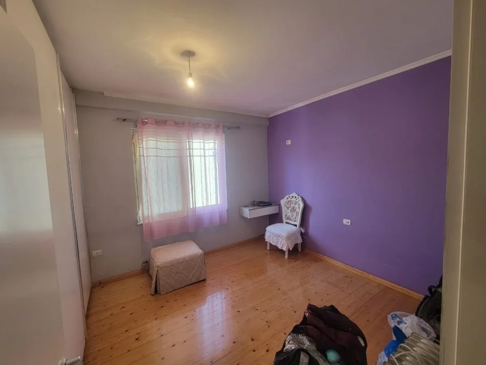 Tirane, jepet me qera apartament 2+1+Ballkon Kati 3, 90 m² 500 € (Rruga e Zallit pranë Kodra e Diellit)