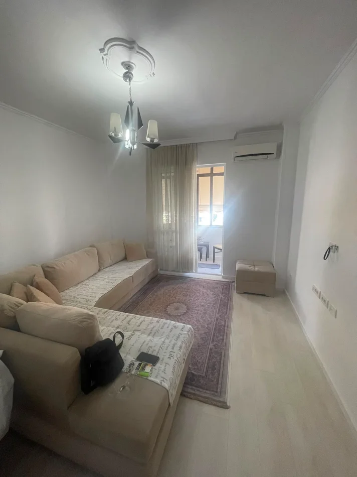 Tirane, jepet me qera 2+1 , 