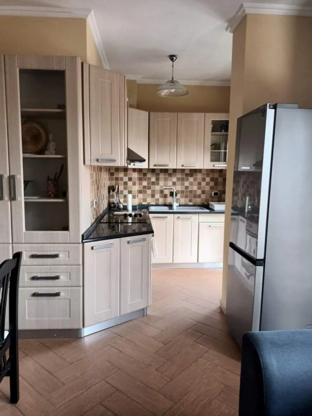 Tirane, shes apartament 3+1+A+BLK Kati 4, 120 m² 280.000 Euro (Kavajes afer Spitalit Gjerman)