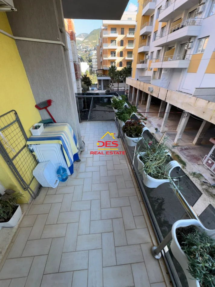 Vlore, jepet me qera apartament 2+1+Ballkon Kati 3, 90 m² 600 € (Rruga Dhimitër Konomi)